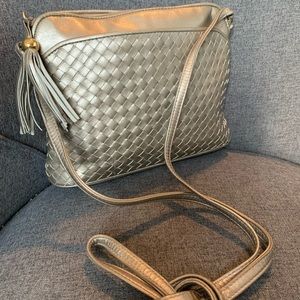 Ganson crossbody - gold woven leather